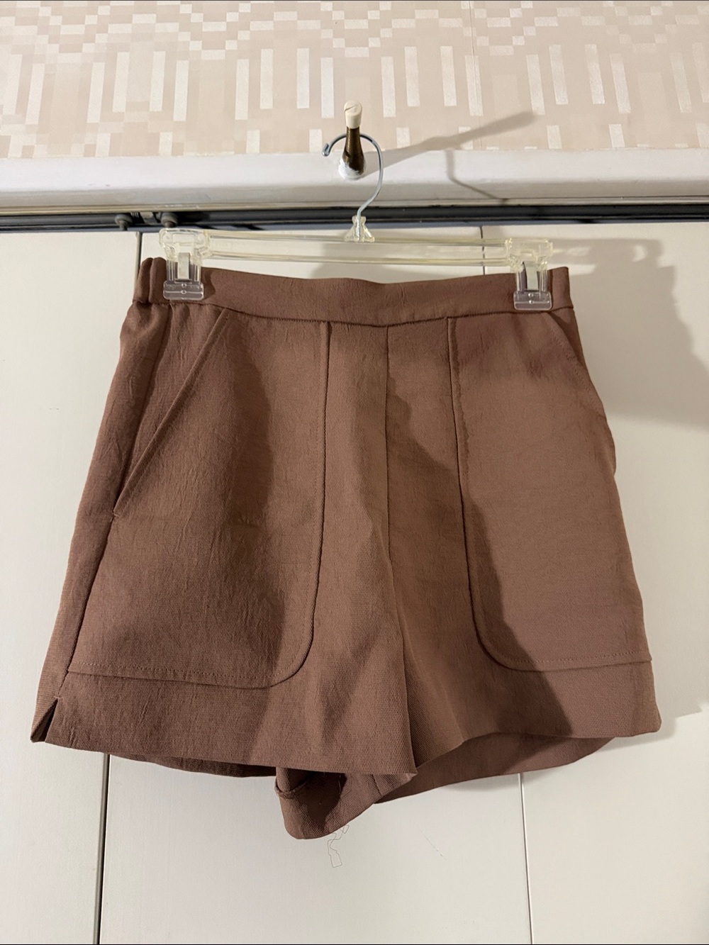 Wilfred High-Waist Brown Tailored Shorts
